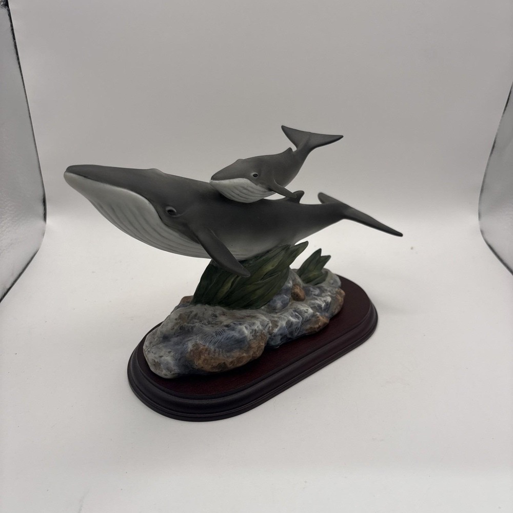 Vtg~Homco~Masterpiece Porcelain~Endangered Species~Fin Whales~1995 w/Wood Base